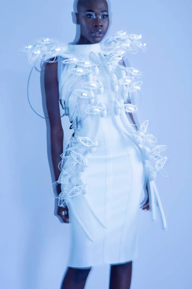 Pangolin robotic dress Anouk Wipprecht